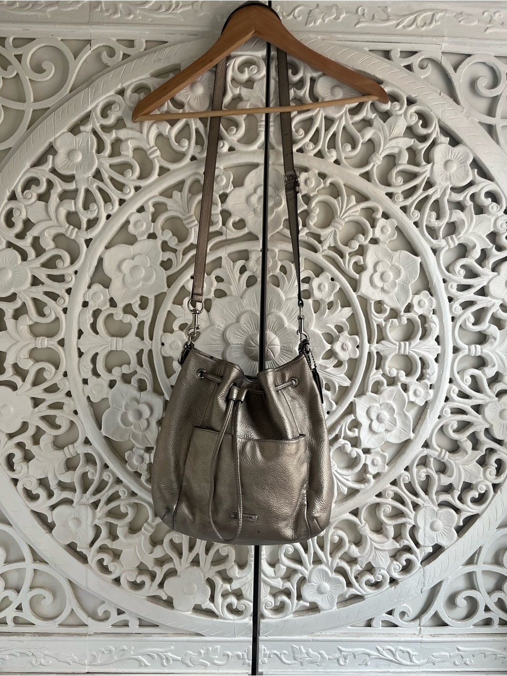 Coach Metallic Pebbled Leather Bucket Bag Crossbody Purse Silver Pewter